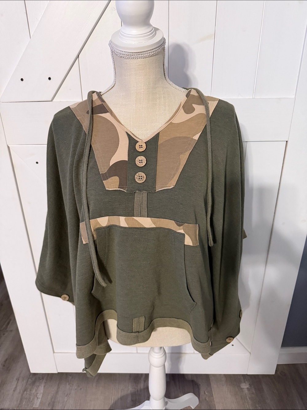 Women’s POL short sleeve hooded pullover
